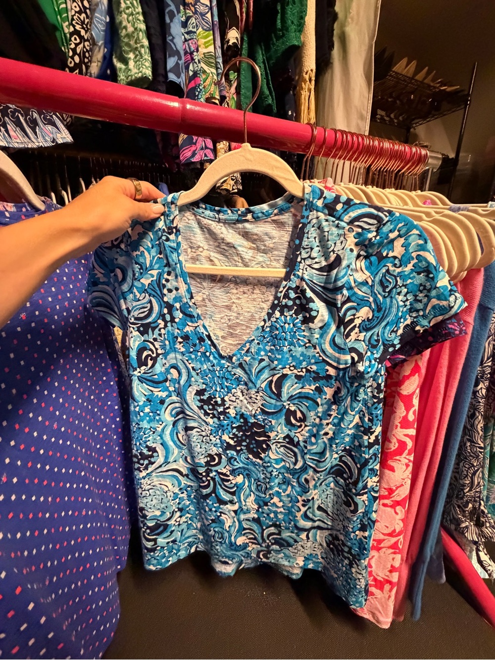Bunch of Lilly Pulitzer Etta V-Neck Tops - XXS & XS - Picture 6 of 8
